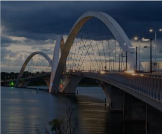 ônibus saindo da Rodoviária de Uberlândia para Brasília